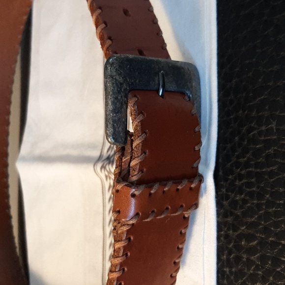 Vintage Ladies Tan Leather Belt Blumarine Italy 42 Sm Stitching Hammerd Buckel - Picture 2 of 3